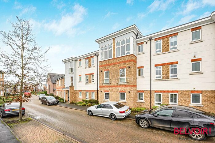 2 Bedroom Flat For Sale In Raven Drive, Boulters Meadow, Maidenhead, SL6