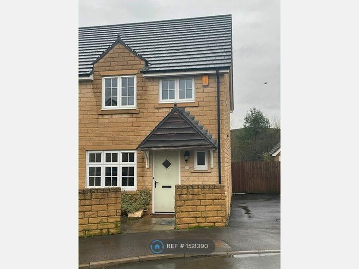 3 Bedroom End Of Terrace House To Rent In Hawthorne Road, Steeton, Keighley, BD20