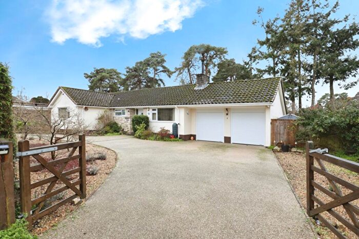 3 Bedroom Detached House For Sale In Malmesbury Road, Ringwood, Hampshire, BH24