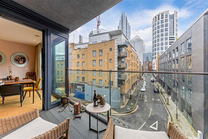 3 Bedroom Flat For Sale In Jasper Walk, Old Street, N1 - Photo 5