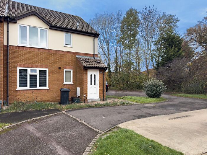 1 Bedroom Flat To Rent In Ellison Close, Gloucester, GL4