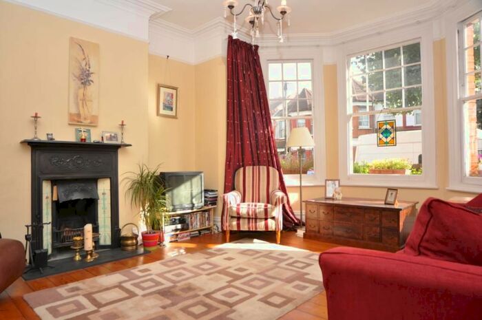 1 Bedroom Flat To Rent In Belsize Avenue, London, N13