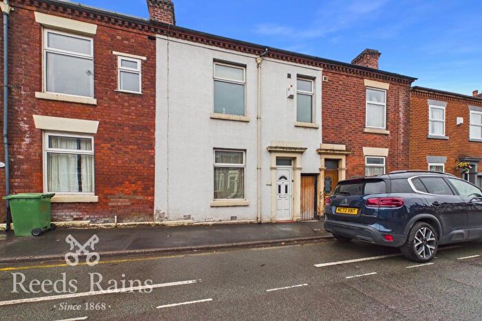 4 Bedroom Terraced House For Sale In Bolton Road, Chorley, Lancashire, PR7