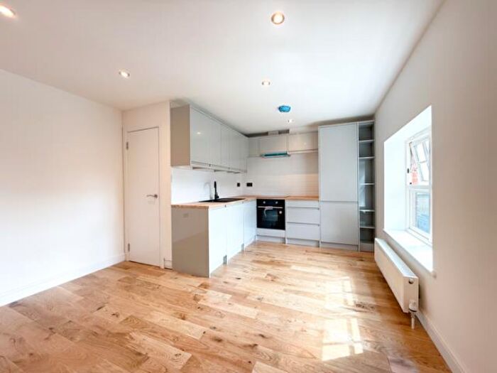 1 Bedroom Flat To Rent In Barnwell Court, Kettering, NN14