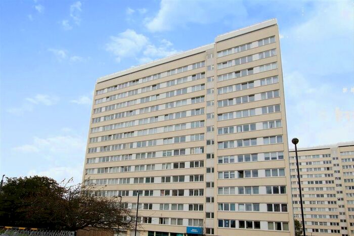 2 Bedroom Flat To Rent In International Way, Weston, Southampton, SO19