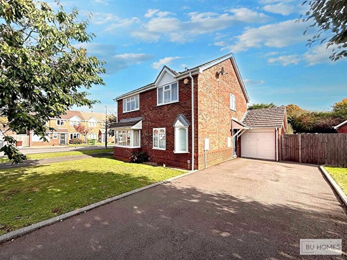2 Bedroom Semi-Detached House For Sale In Deanbrook Close, Monkspath, B90