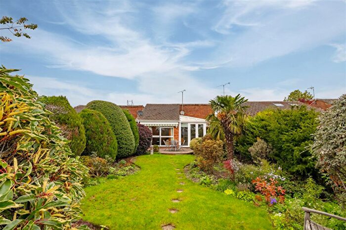 3 Bedroom Detached Bungalow For Sale In Meadow Road, Southam, CV47