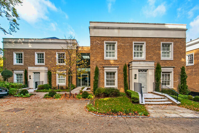 2 Bedroom Apartment To Rent In Chilbolton Avenue, Winchester, SO22