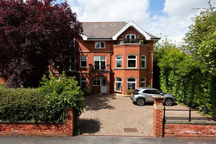 2 Bedroom Flat For Sale In St. Peters Grove, York, North Yorkshire, YO30