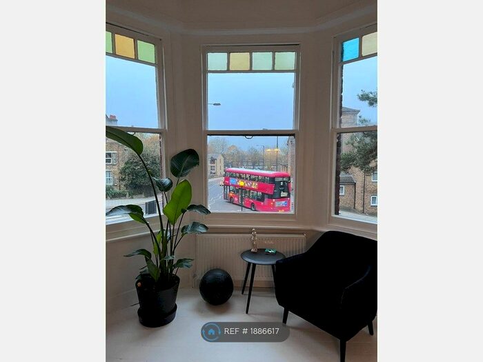 2 Bedroom Flat To Rent In Christchurch Road, London, SW2