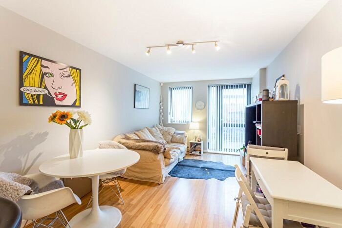 1 Bedroom Flat To Rent In Vellum Court, Hillyfields, Walthamstow, London, E17