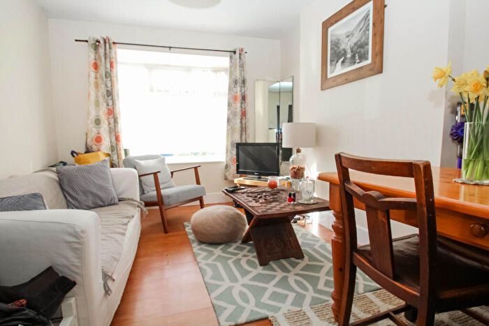 1 Bedroom Flat To Rent In Kendal Bank, Hyde Park, Leeds, LS6