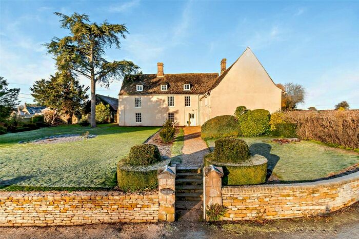 4 Bedroom Country House To Rent In Stamford Road, Marholm, Peterborough, Cambridgeshire, PE6