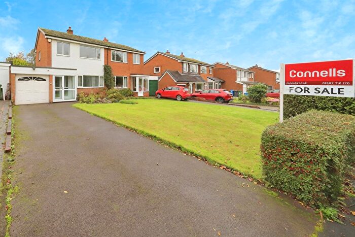 3 Bedroom Semi-Detached House For Sale In Manor Drive, Shareshill, Wolverhampton, WV10