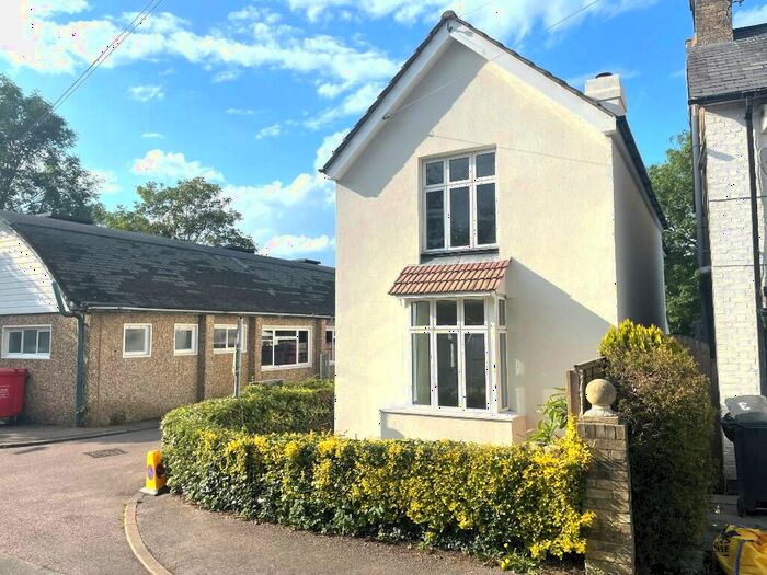 4 Bedroom Detached House To Rent In Thornton Road, Potters Bar, Hertfordshire, EN6