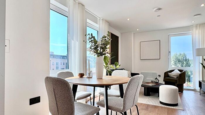 1 Bedroom Flat To Rent In Windsor Bridge Road, Bath, BA2