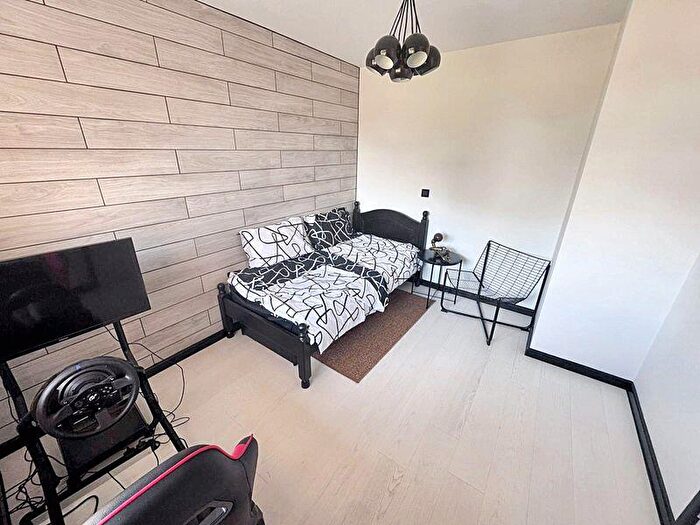 2 Bedroom Bungalow For Sale In Weldon Avenue, Bournemouth, BH11