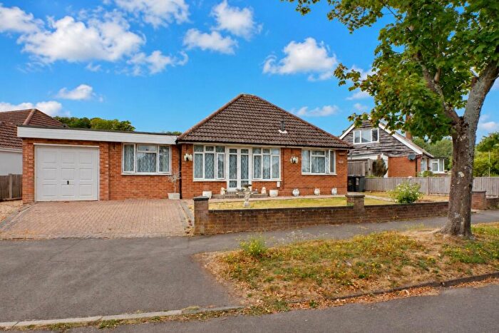 3 Bedroom Detached Bungalow For Sale In Chestnut Avenue, Bedhampton, Havant, PO9