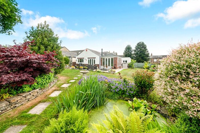 4 Bedroom Detached House For Sale In Hallas Road, Kirkburton, HD8