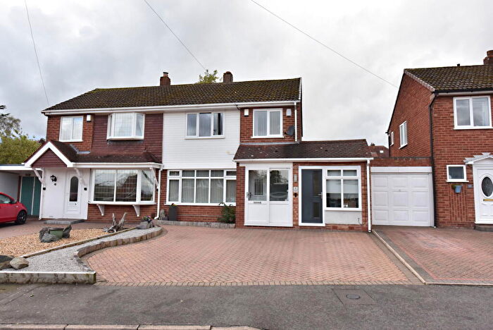 3 Bedroom Semi Detached House For Sale In Kingswinford, Kendall Rise, DY6