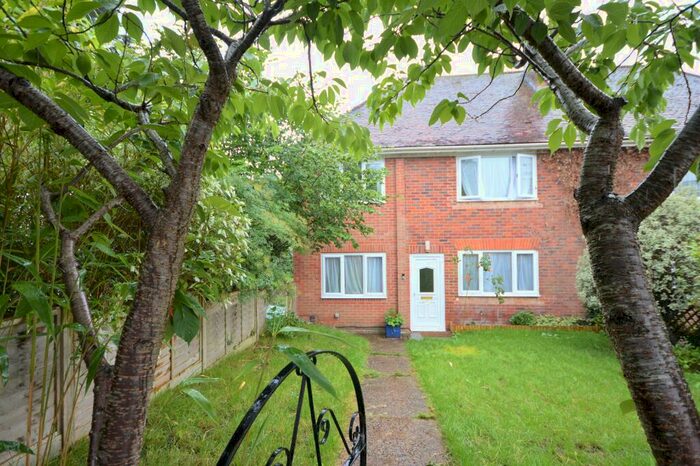 3 Bedroom Semi-Detached House To Rent In Stratford Road, Salisbury, SP1