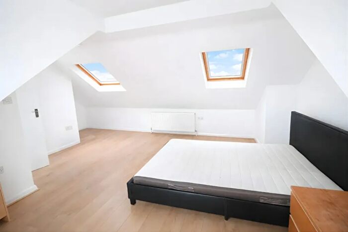 2 Bedroom Maisonette To Rent In Donnybrook Road, London, SW16