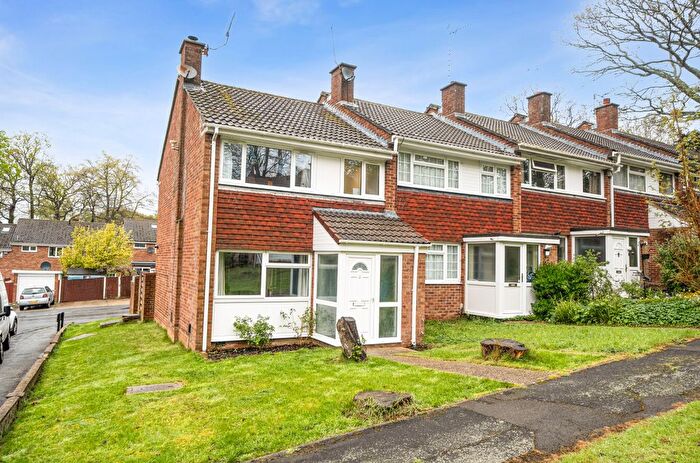 3 Bedroom End Of Terrace House For Sale In Petworth Gardens, Lordswood, Southampton, Hampshire, SO16