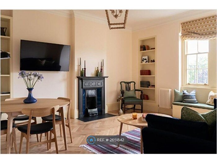 2 Bedroom Flat To Rent In Lansdowne Road, London, W11