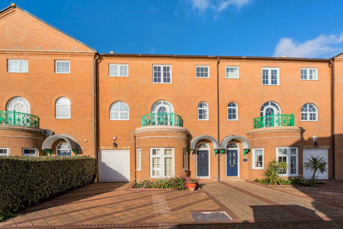 4 Bedroom Terraced House To Rent In Trafalgar Gate, Brighton Marina Village, BN2