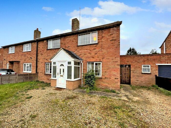 3 Bedroom Semi-Detached House To Rent In Abbott Road, Didcot, Oxfordshire, OX11