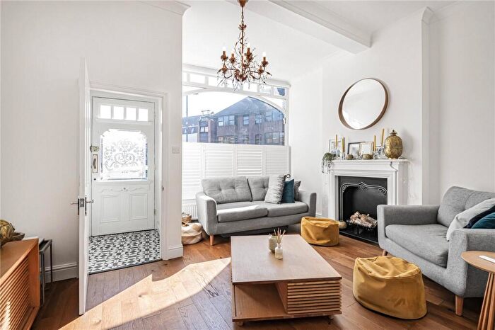 4 Bedroom Terraced House To Rent In Station Road, Henley-on-Thames, Oxfordshire, RG9