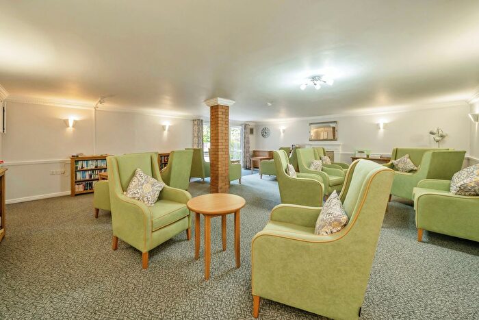 1 Bedroom Flat For Sale In Dingleway, Appleton, Warrington, Cheshire, WA4