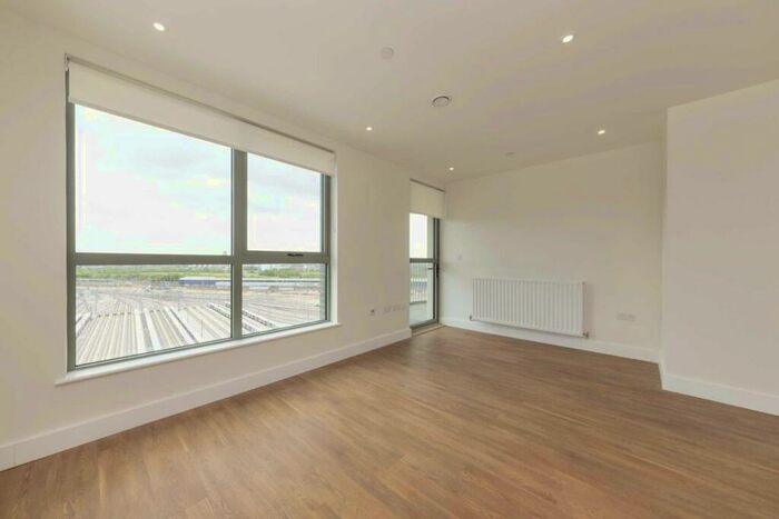 1 Bedroom Flat To Rent In Green Street, Willesden Junction, NW10