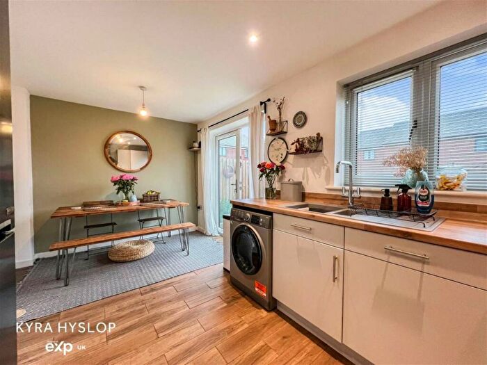 3 Bedroom Property To Rent In Channings Drive, Tithebarn, Exeter, EX1