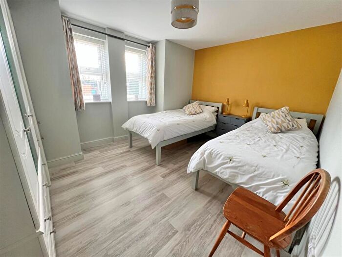 2 Bedroom Flat For Sale In Freshwater Bay, Isle Of Wight, PO40