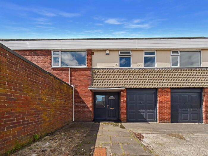 2 Bedroom Flat To Rent In Grenville Way, Whitley Bay, NE26