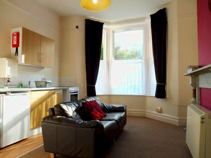 1 Bedroom Flat To Rent In Church Street, Paignton TQ3