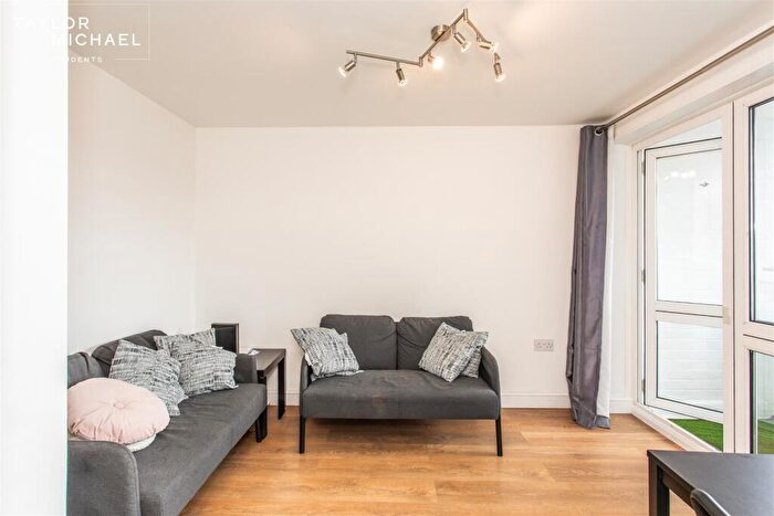 4 Bedroom Flat To Rent In Highbrook Close, Brighton, BN2