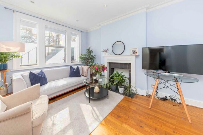 2 Bedroom Flat To Rent In Barons Court Road, London, W14