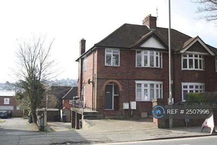 1 Bedroom Flat To Rent In West Wycombe Road, High Wycombe, HP12