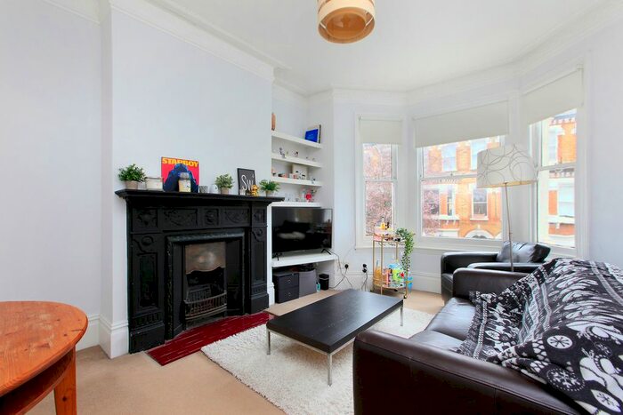2 Bedroom Terraced House To Rent In Tremadoc Road, Clapham, SW4