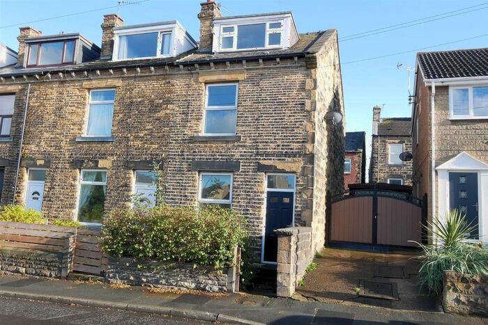 3 Bedroom End Of Terrace House To Rent In High Street, Morley, De., LS27