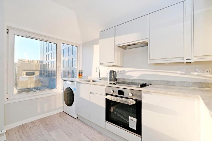 2 Bedroom Flat To Rent In Union Street, Top Floor, Aberdeen, AB11