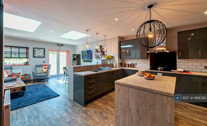 6 Bedroom Semi-Detached House To Rent In Manor Gardens, Guildford, GU2