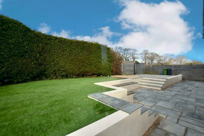 3 Bedroom Detached House To Rent In Millers Road, Tadley, RG26