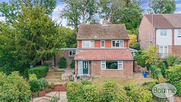 4 Bedroom Detached House For Sale In St. Johns Rise, Woking, Surrey, GU21