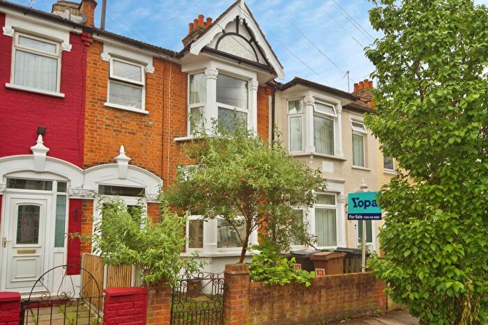 3 Bedroom Terraced House For Sale In Empress Avenue, London, E4