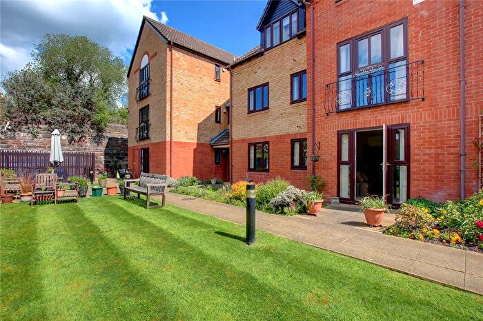 1 Bedroom Flat For Sale In Kingfisher Court, Woodfield Road, Droitwich, Worcestershire, WR9