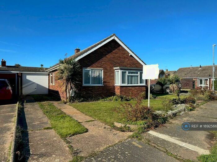 3 Bedroom Bungalow To Rent In Ferry Road, Felixstowe, IP11