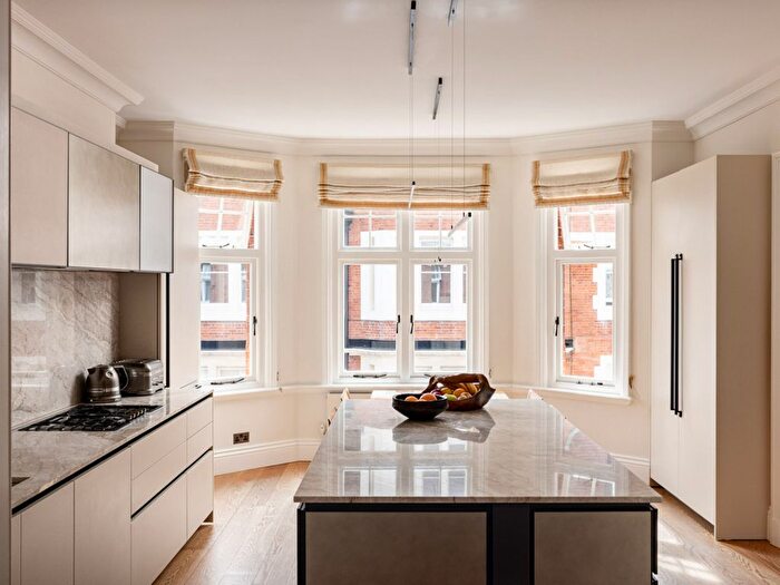 3 Bedroom Flat For Sale In Wilbraham Place, London, SW1X